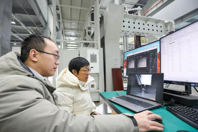 20米级组件一体成型！全国最大金属3D打印在泰达落成(图2)